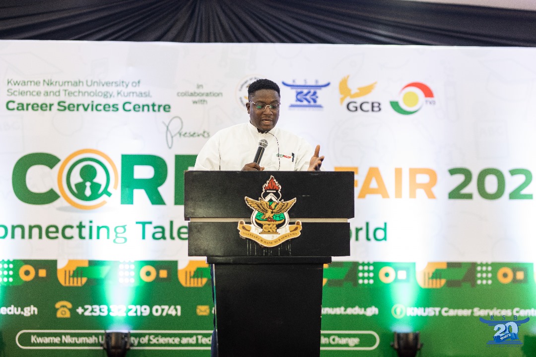 CAREERFAIR1